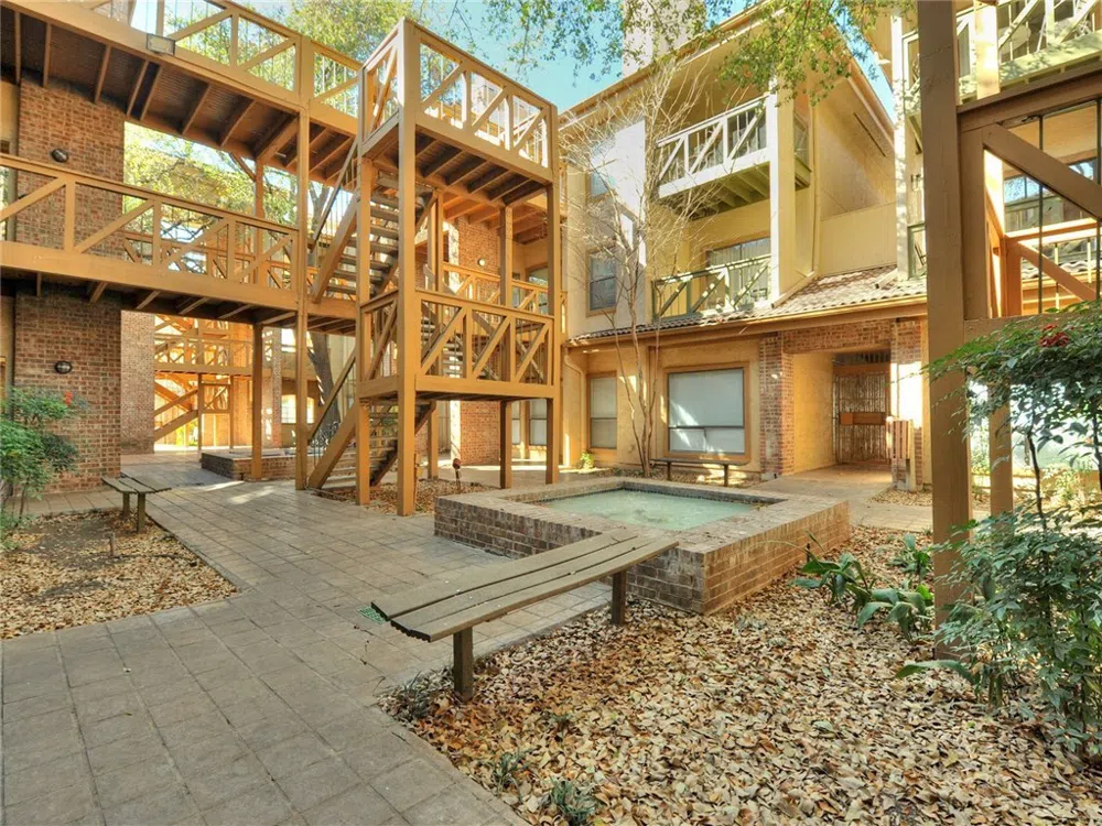 806 W 24th Street #330