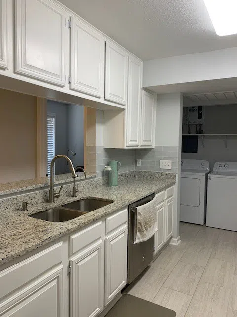 806 W 24th Street #330 Austin, TX 78705