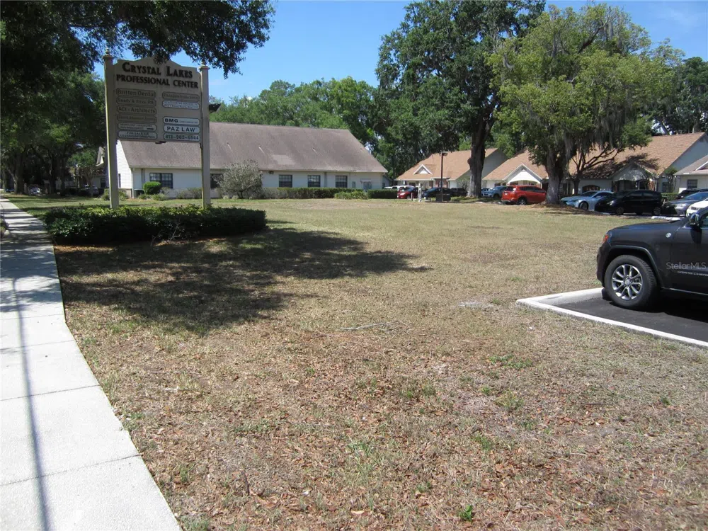 209 CRYSTAL GROVE BOULEVARD Lutz, FL 33548