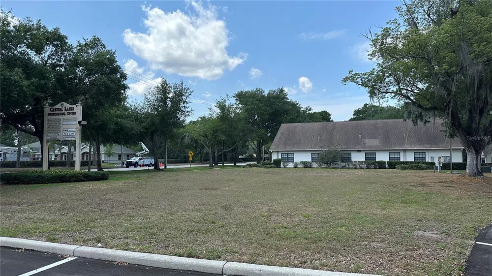 209 CRYSTAL GROVE BOULEVARD Lutz, FL 33548