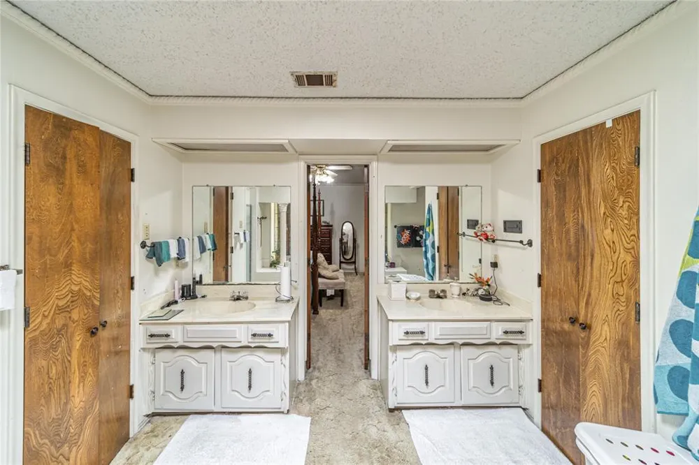 931 Rock Canyon Drive Duncanville, TX 75137