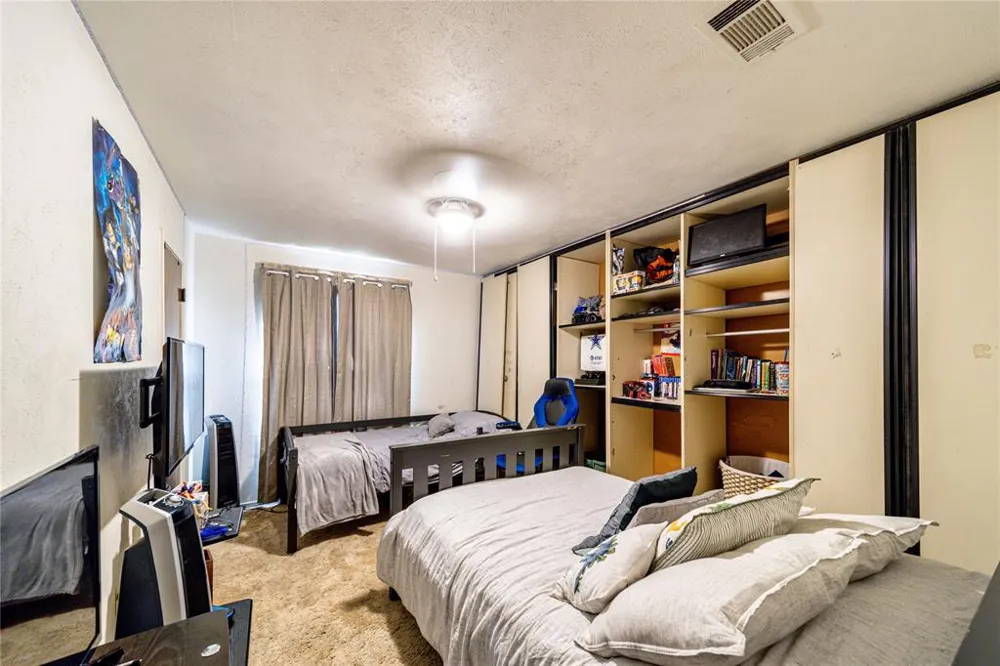 931 Rock Canyon Drive Duncanville, TX 75137
