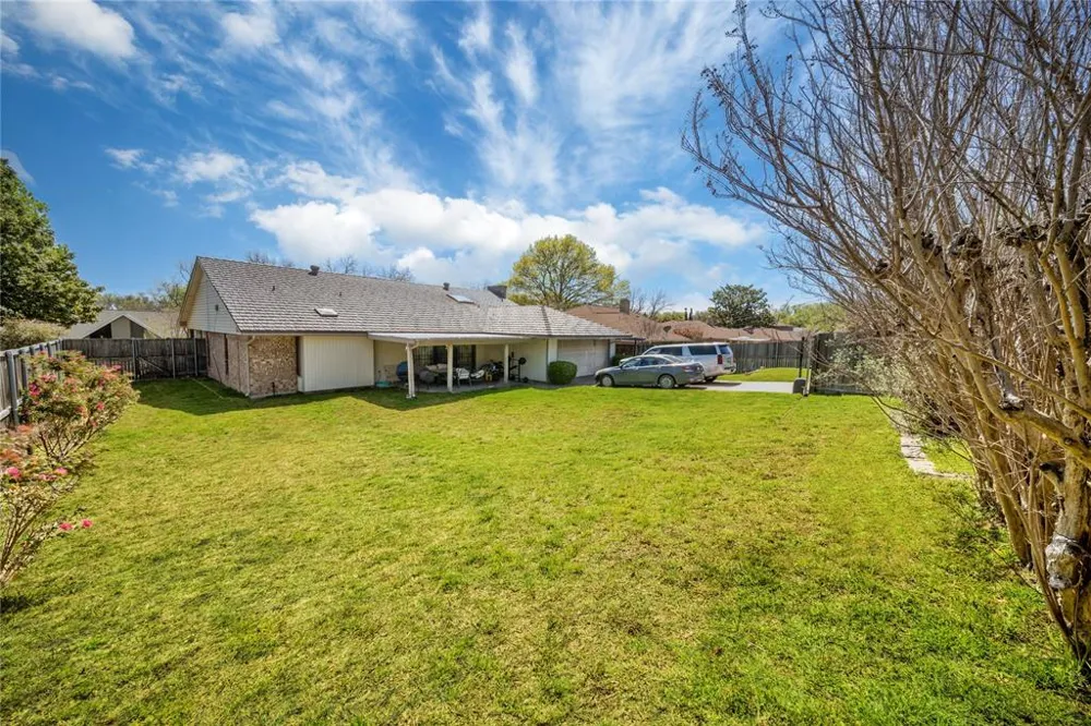 931 Rock Canyon Drive Duncanville, TX 75137