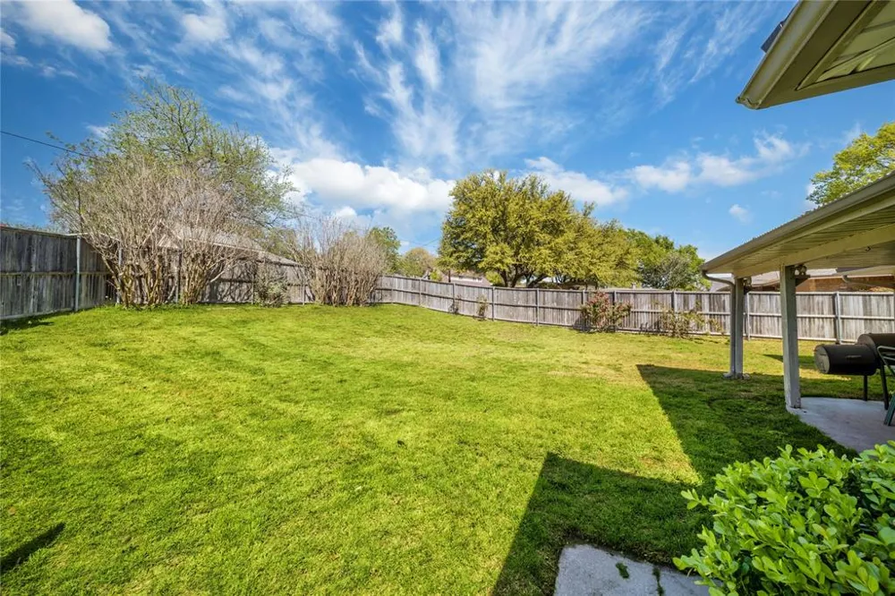 931 Rock Canyon Drive Duncanville, TX 75137