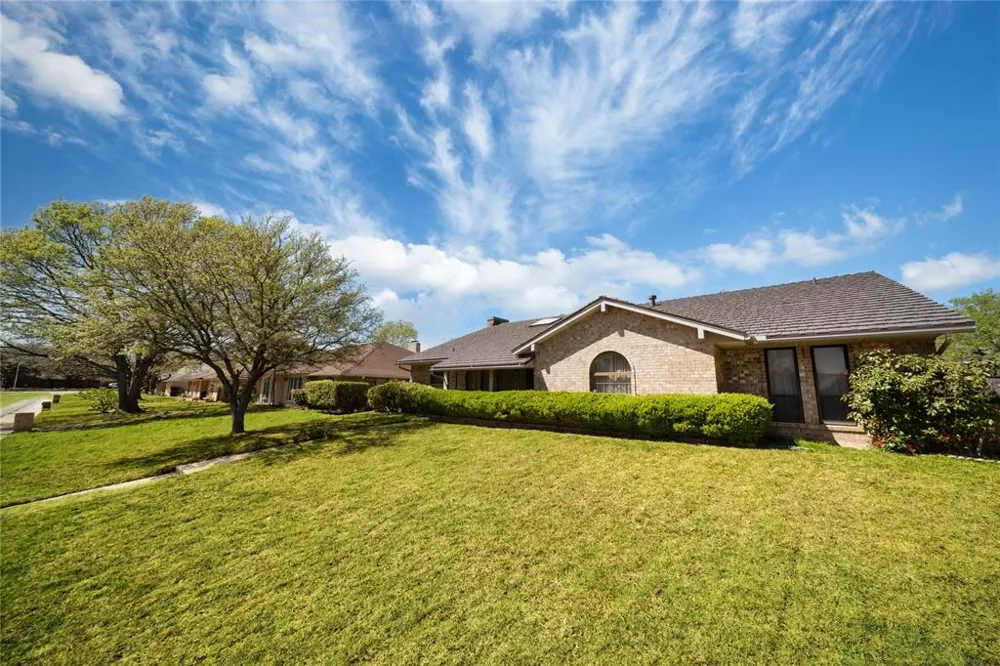 931 Rock Canyon Drive Duncanville, TX 75137
