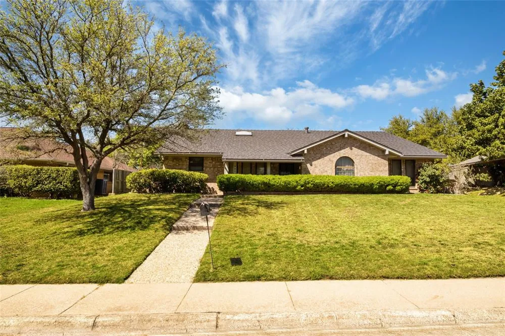 931 Rock Canyon Drive Duncanville, TX 75137