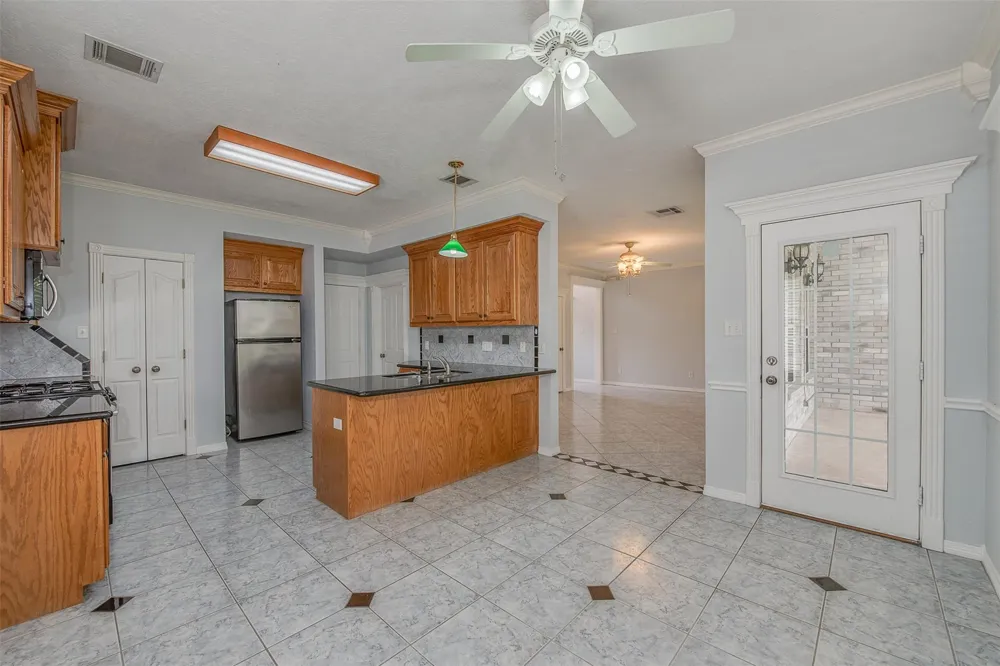 3718 Bridle Court College Station, TX 77845