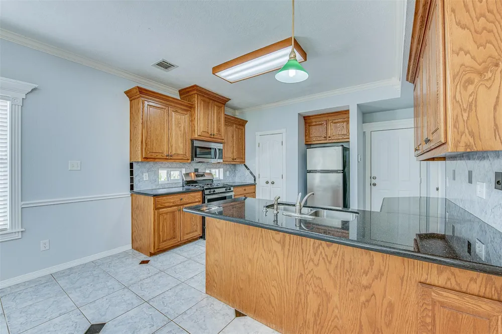 3718 Bridle Court College Station, TX 77845