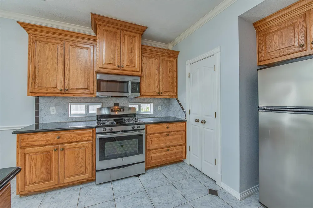 3718 Bridle Court College Station, TX 77845