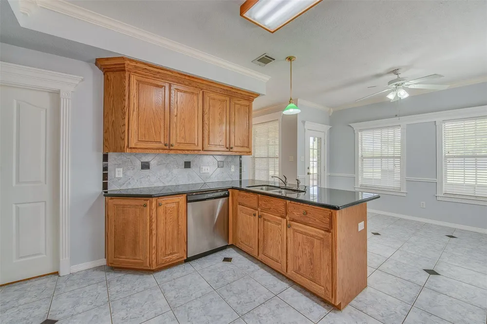 3718 Bridle Court College Station, TX 77845