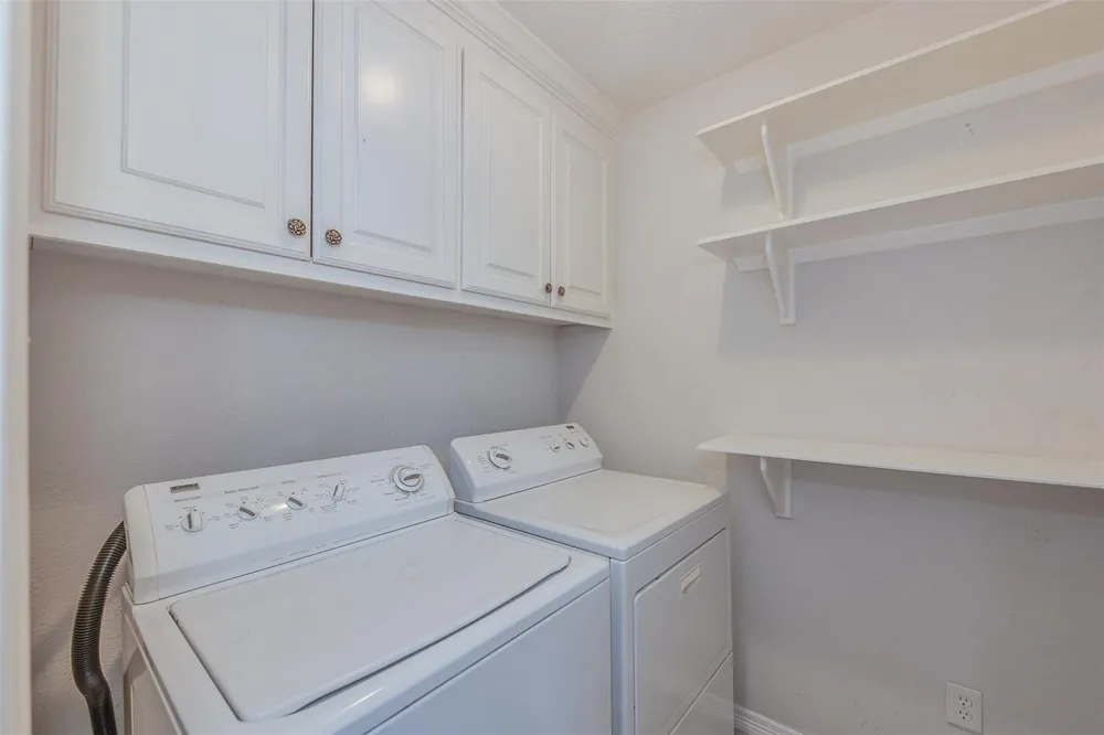 3718 Bridle Court College Station, TX 77845