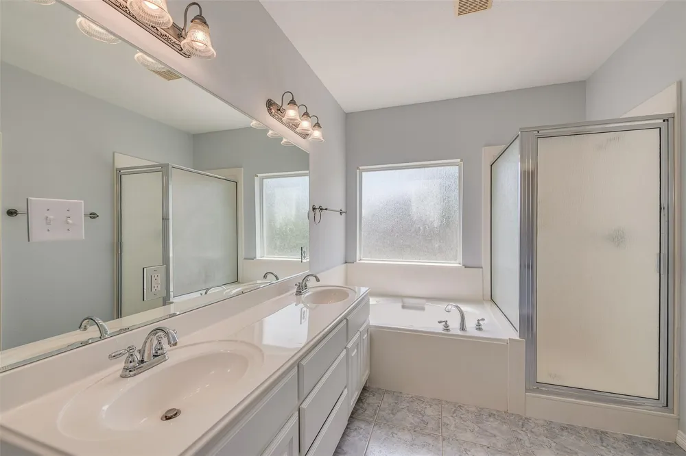 3718 Bridle Court College Station, TX 77845