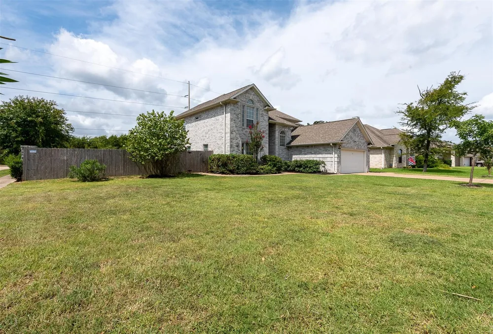 3718 Bridle Court College Station, TX 77845