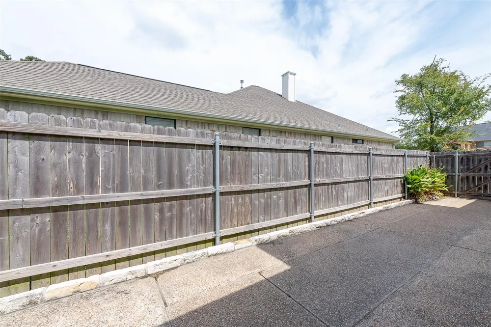 3718 Bridle Court College Station, TX 77845