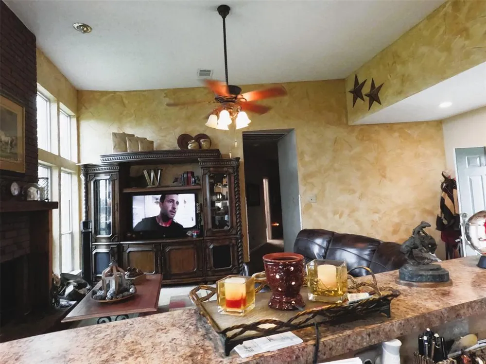 12053 S HWY 34 Scurry, TX 75158
