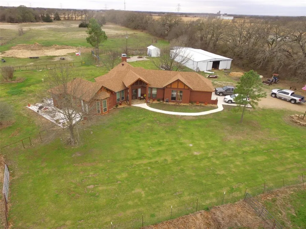 12053 S HWY 34 Scurry, TX 75158