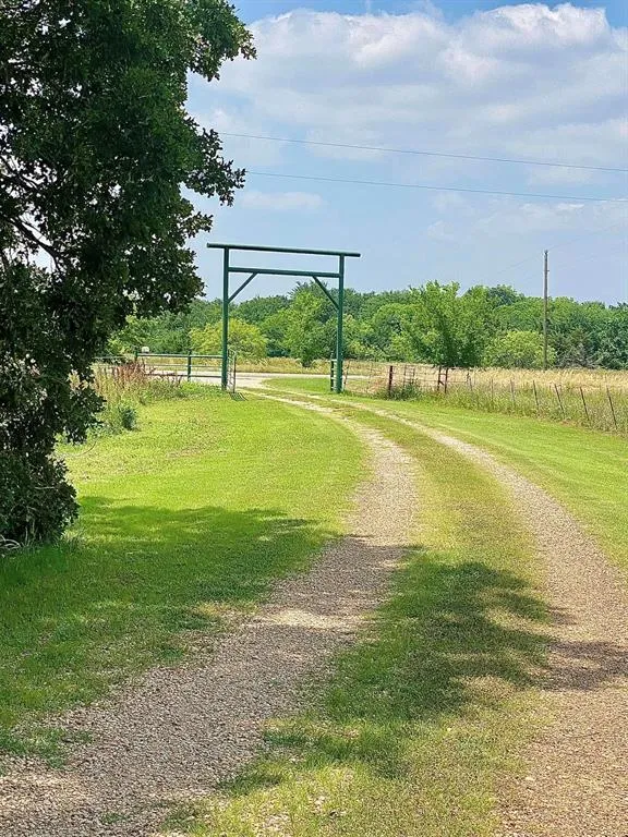 12053 S HWY 34 Scurry, TX 75158