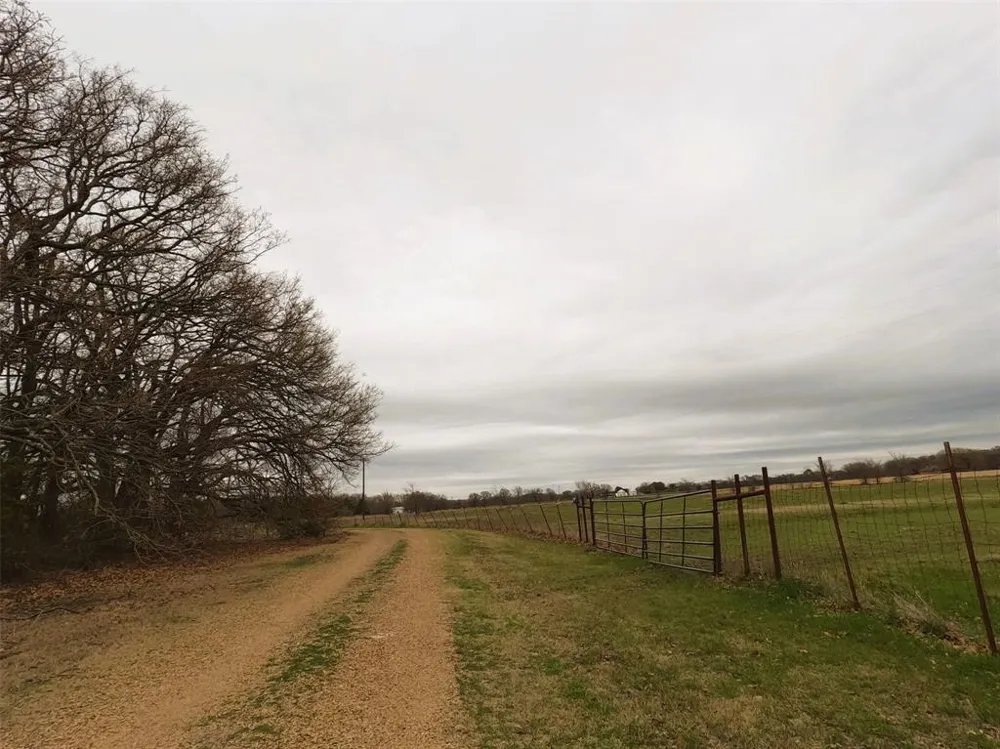 12053 S HWY 34 Scurry, TX 75158