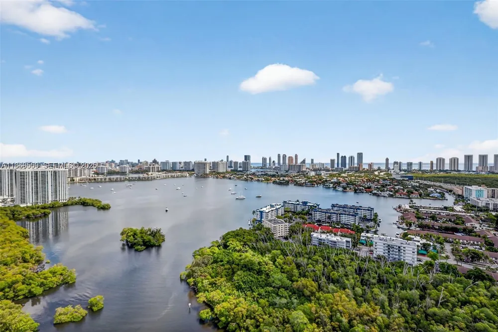 16385 Biscayne Blvd #7 North Miami Beach, FL 33160