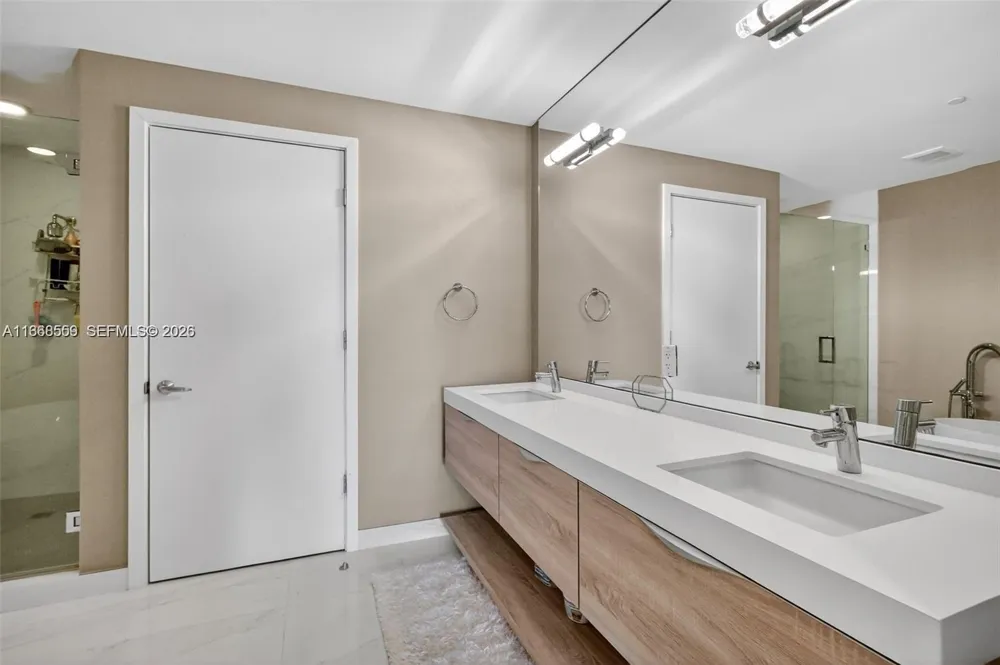 16385 Biscayne Blvd #7 North Miami Beach, FL 33160