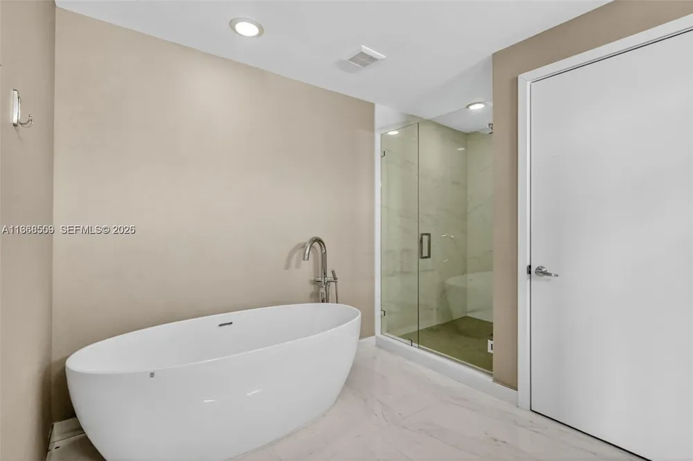 16385 Biscayne Blvd #7 North Miami Beach, FL 33160