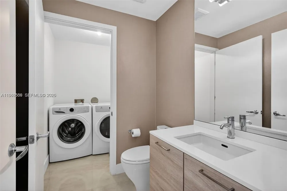 16385 Biscayne Blvd #7 North Miami Beach, FL 33160