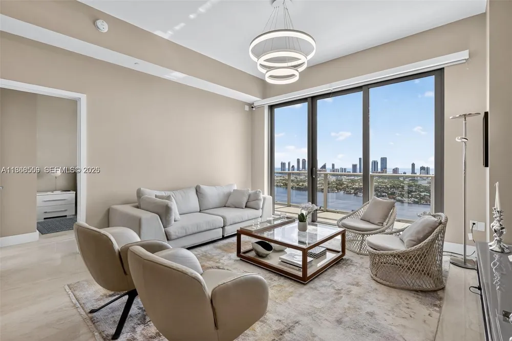 16385 Biscayne Blvd #7 North Miami Beach, FL 33160