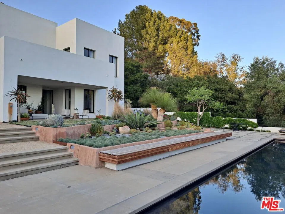 E Mountain Drive Santa Barbara, CA 93108