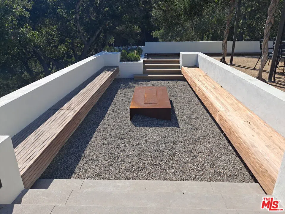 E Mountain Drive Santa Barbara, CA 93108