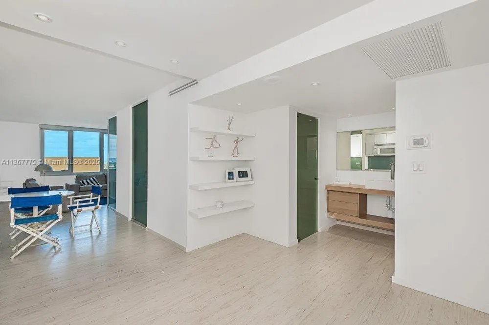 2301 Collins Ave #1032 Miami Beach, FL 33139