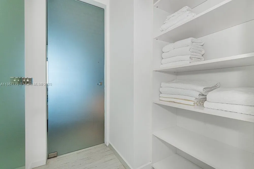 2301 Collins Ave #1032 Miami Beach, FL 33139