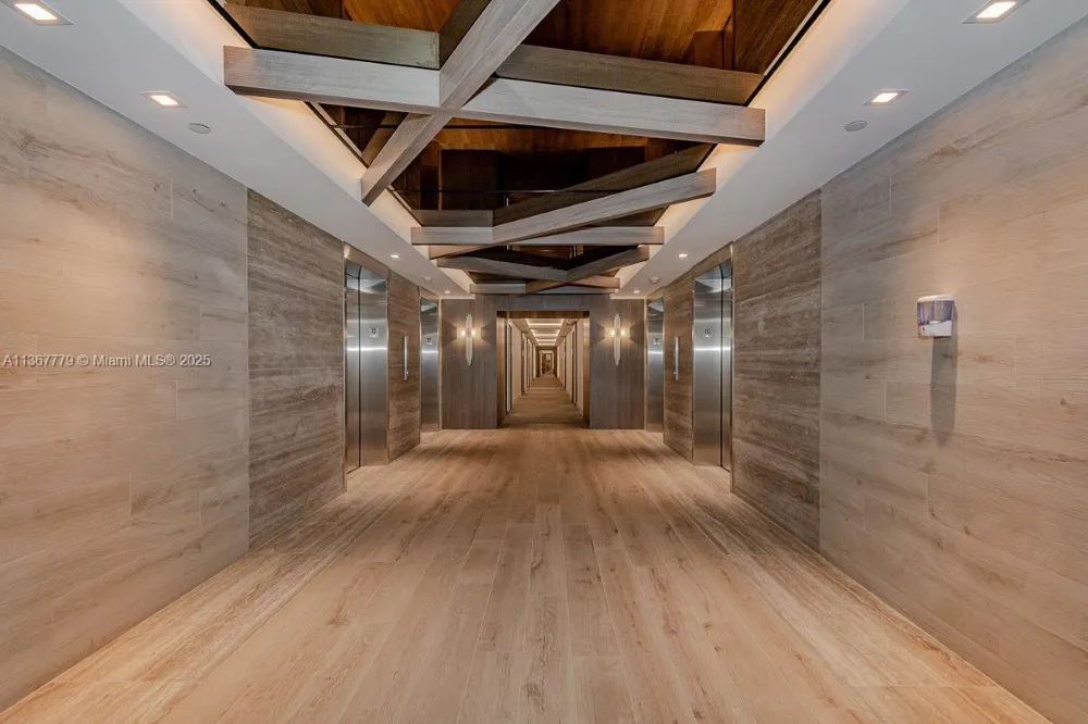 2301 Collins Ave #1032 Miami Beach, FL 33139
