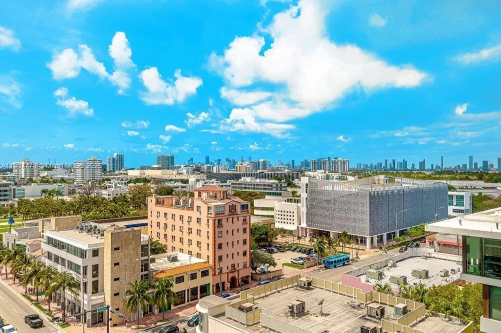 2301 Collins Ave #1032 Miami Beach, FL 33139