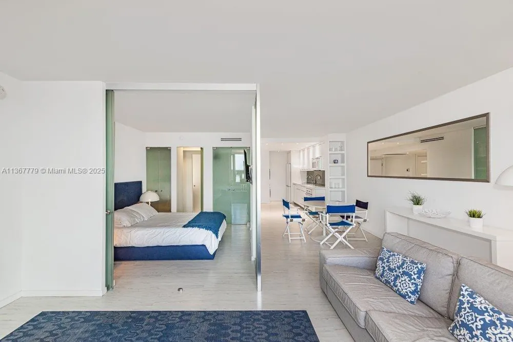 2301 Collins Ave #1032 Miami Beach, FL 33139