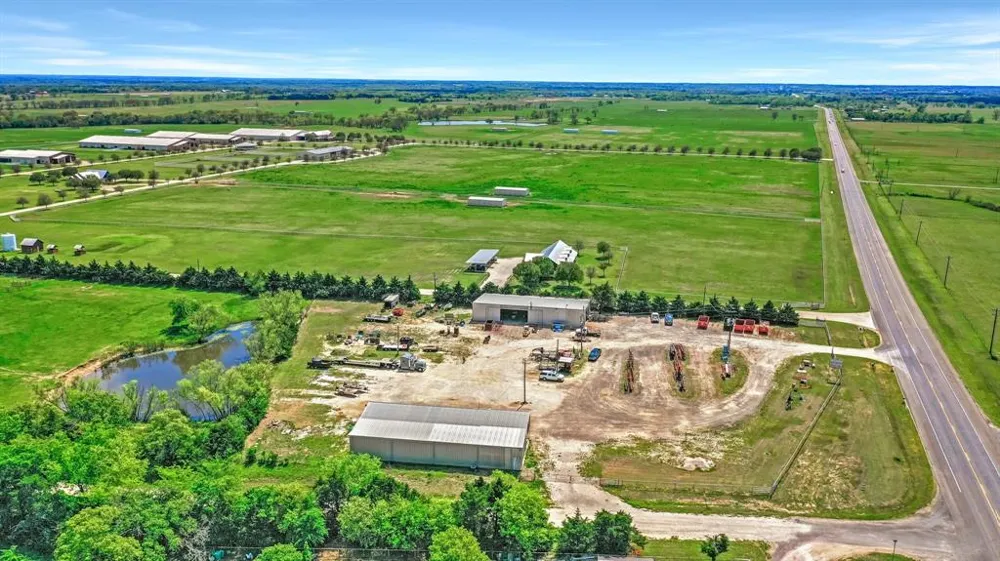 23350 US Highway 377 Whitesboro, TX 76273