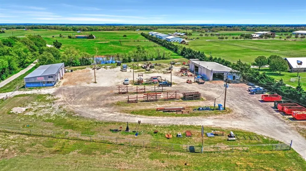 23350 US Highway 377 Whitesboro, TX 76273