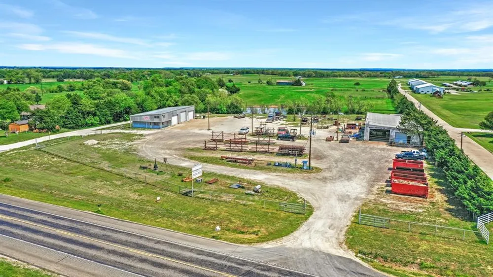23350 US Highway 377 Whitesboro, TX 76273