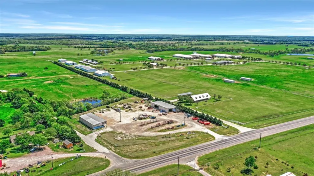 23350 US Highway 377 Whitesboro, TX 76273