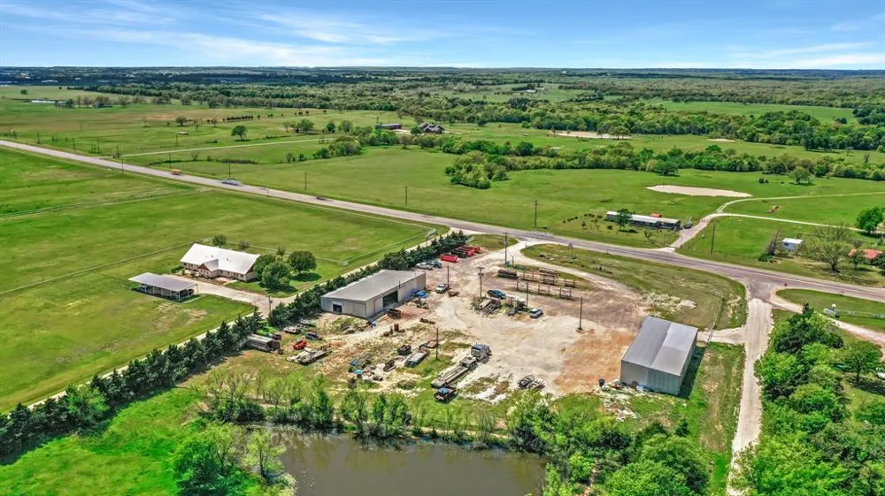 23350 US Highway 377 Whitesboro, TX 76273