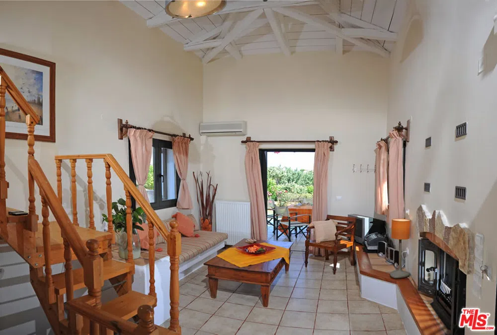 10 ARGOSTOLI  LAKITHRAS  KEFALONIA  GREECE 