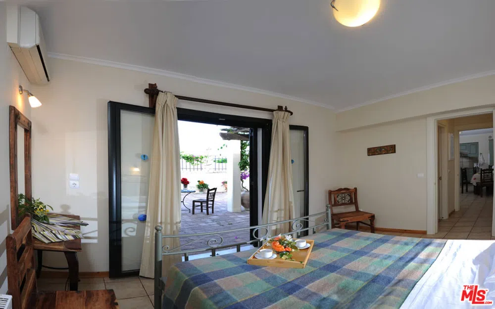 10 ARGOSTOLI  LAKITHRAS  KEFALONIA  GREECE 