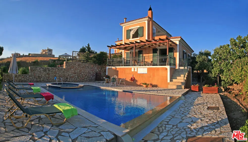 10 ARGOSTOLI  LAKITHRAS  KEFALONIA  GREECE 