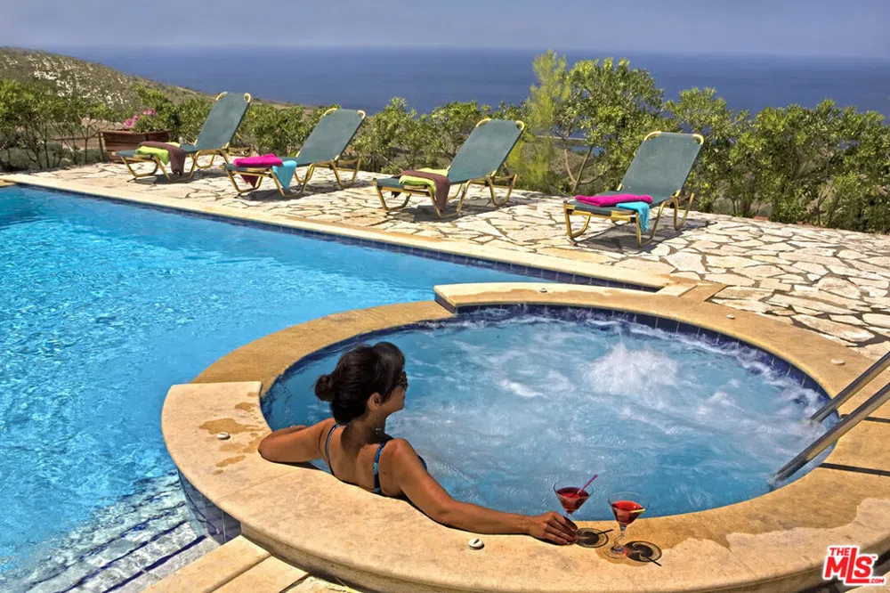 10 ARGOSTOLI  LAKITHRAS  KEFALONIA  GREECE 