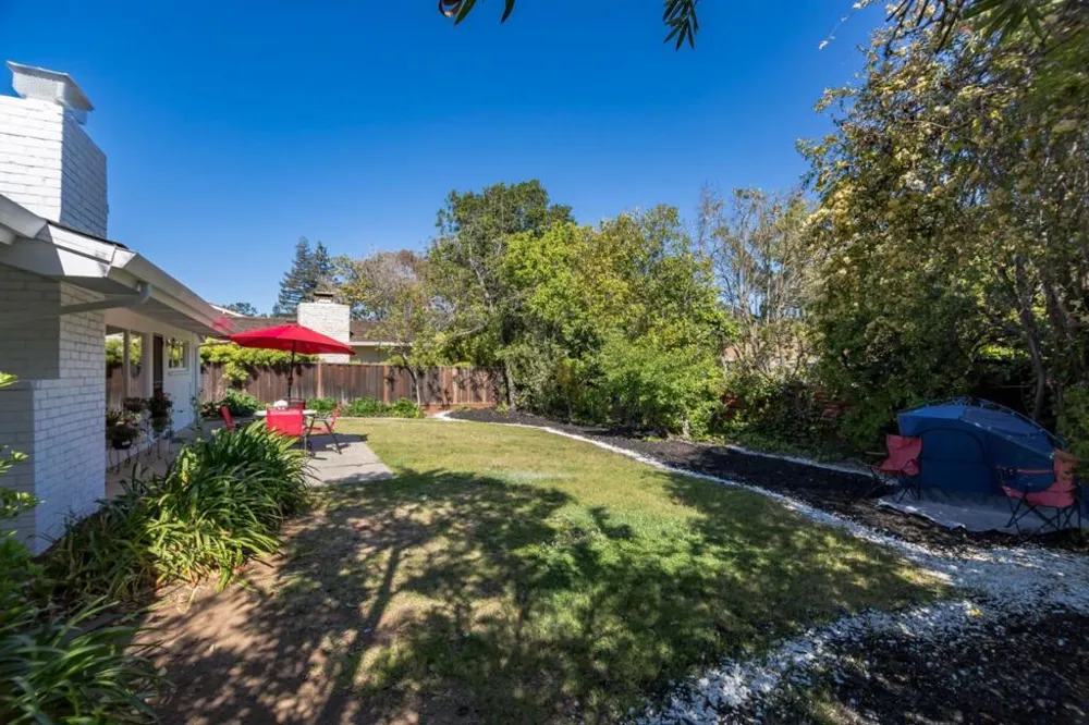 2158 Jardin Drive Mountain View, CA 94040