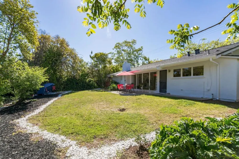 2158 Jardin Drive Mountain View, CA 94040