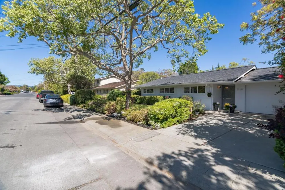 2158 Jardin Drive Mountain View, CA 94040