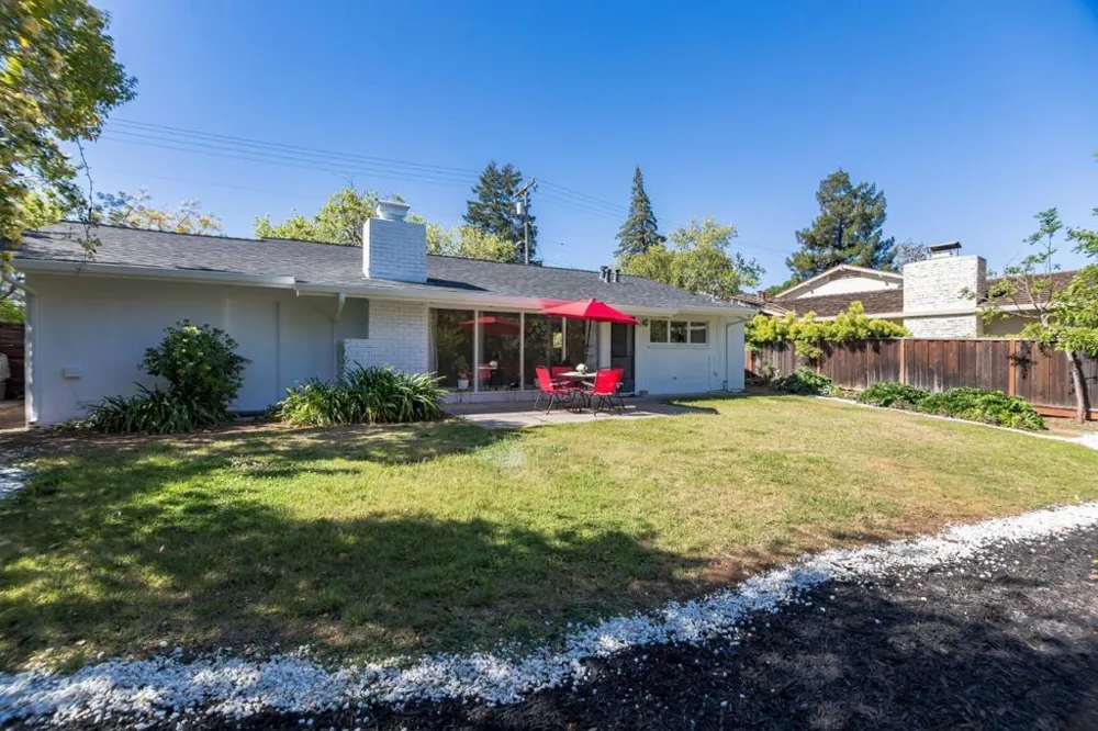 2158 Jardin Drive Mountain View, CA 94040
