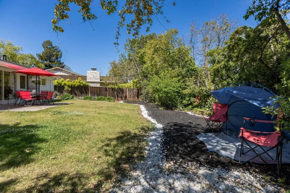 2158 Jardin Drive Mountain View, CA 94040