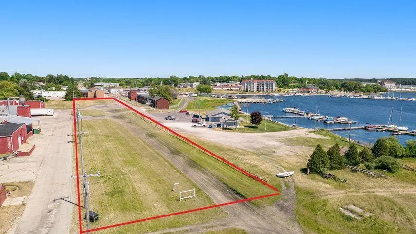 509 Lake Street Ludington, MI 49431