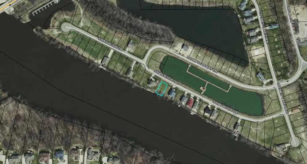 590 Swan River Drive Benton Harbor, MI 49022